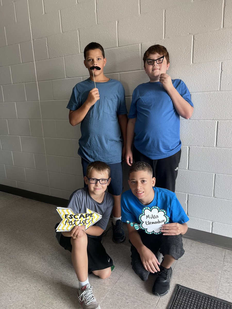 5_6gmc2's tweet photo. #EscapeRoom #MilanC2Schools #6thGrade #ReadingClass https://t.co/kelZHOURaW