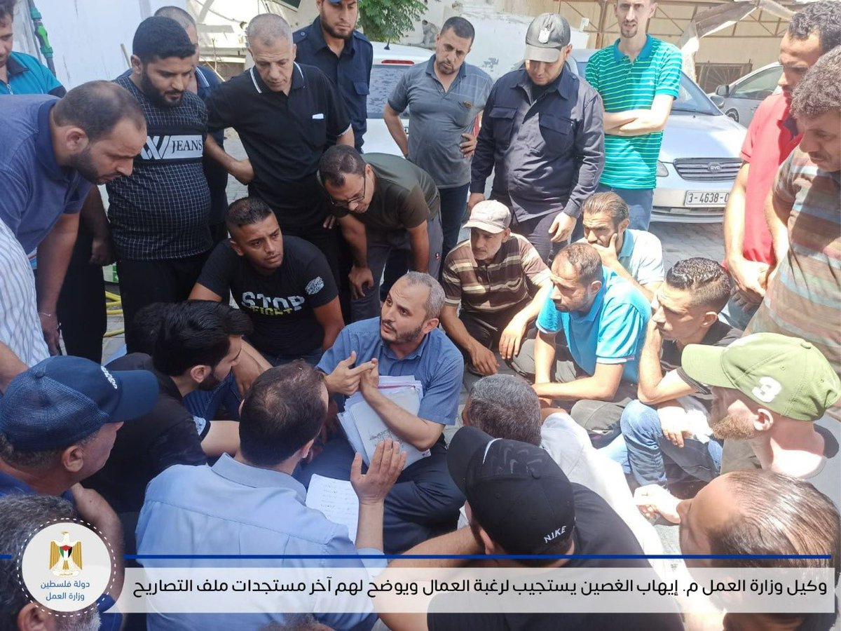 WaelAboOmer's tweet photo. كثيرون من يتقلدون المناصب وقليلون من يعملوا بها ويعطوها حقها 

المهندس ابو العبد ايهاب الغصين نحسبك من الرجال الصالحين الذين يعملون بكل جهد واقتدار

@ihabAlghusain https://t.co/UdJROgVAQI
