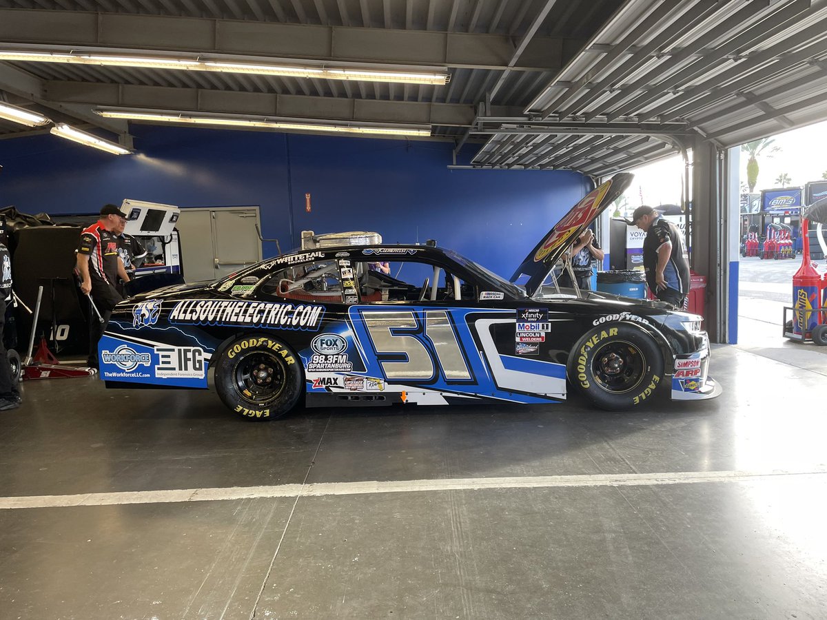 JCR_Clements51's tweet photo. Rise N Shine it’s 
#DaytonaTime @DAYTONA #AllSouthElectric #OneStop @TheWorkforceLLC @IFGFlorida Chevy getting ready for tech @XfinityRacing @NASCAR_Xfinity @NASCARonNBC https://t.co/VD6oTDjrq3