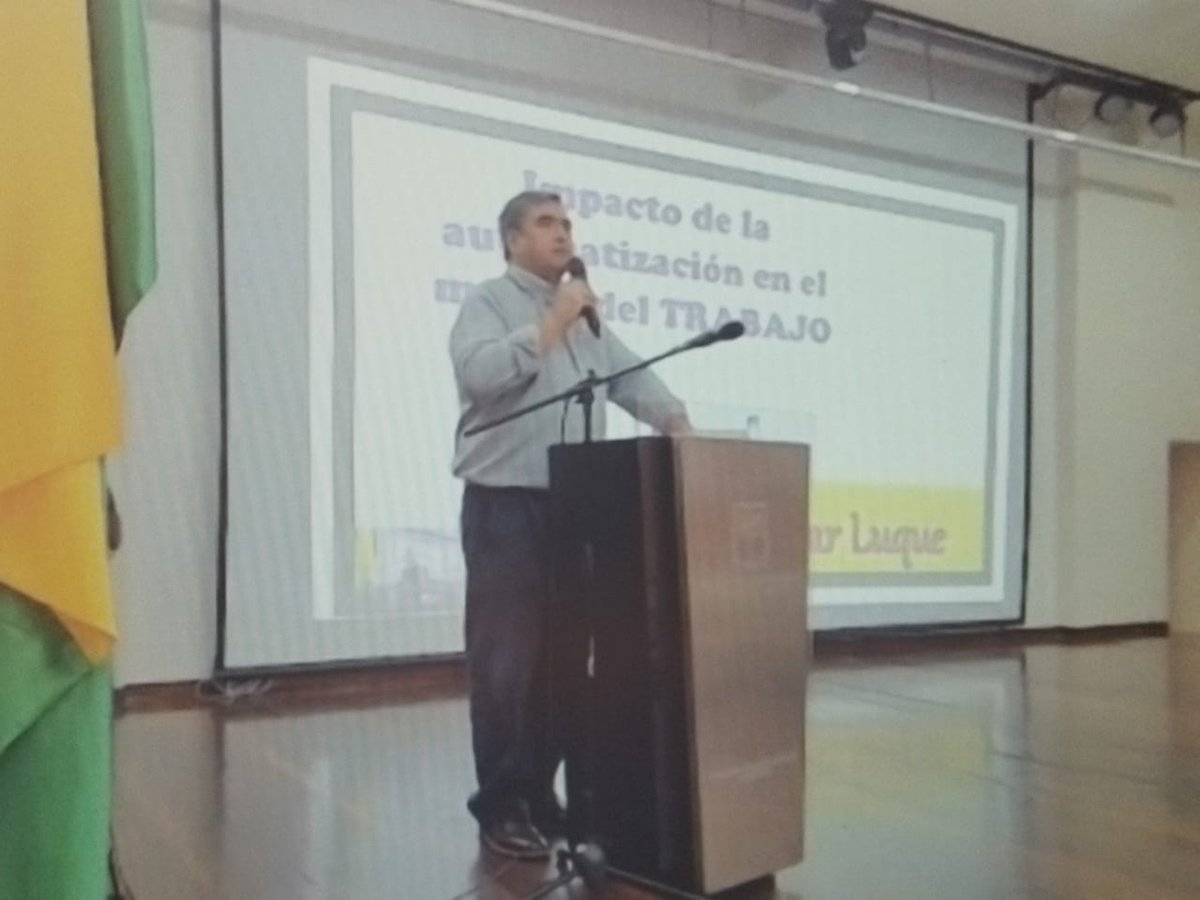 CesarALuqueF's tweet photo. Ayer intervine en el IX Congreso de Riesgos Laborales del del COISO en Medellín, hablando sobre el impacto de la automatización en el mundo del trabajo. El mundo está cambiando a pasos agigantados y sindicatos y trabajadores no nos podemos quedar a la vera del camino. https://t.co/tebzbBzcKX