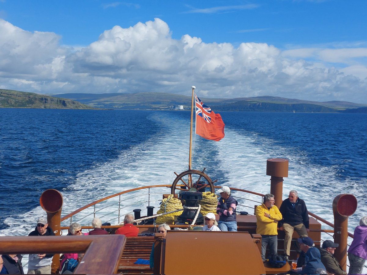McinallyJordan's tweet photo. Making waves on the Waverley 🚢 @sgsah #millportphotos https://t.co/kuvoQ1rFaq