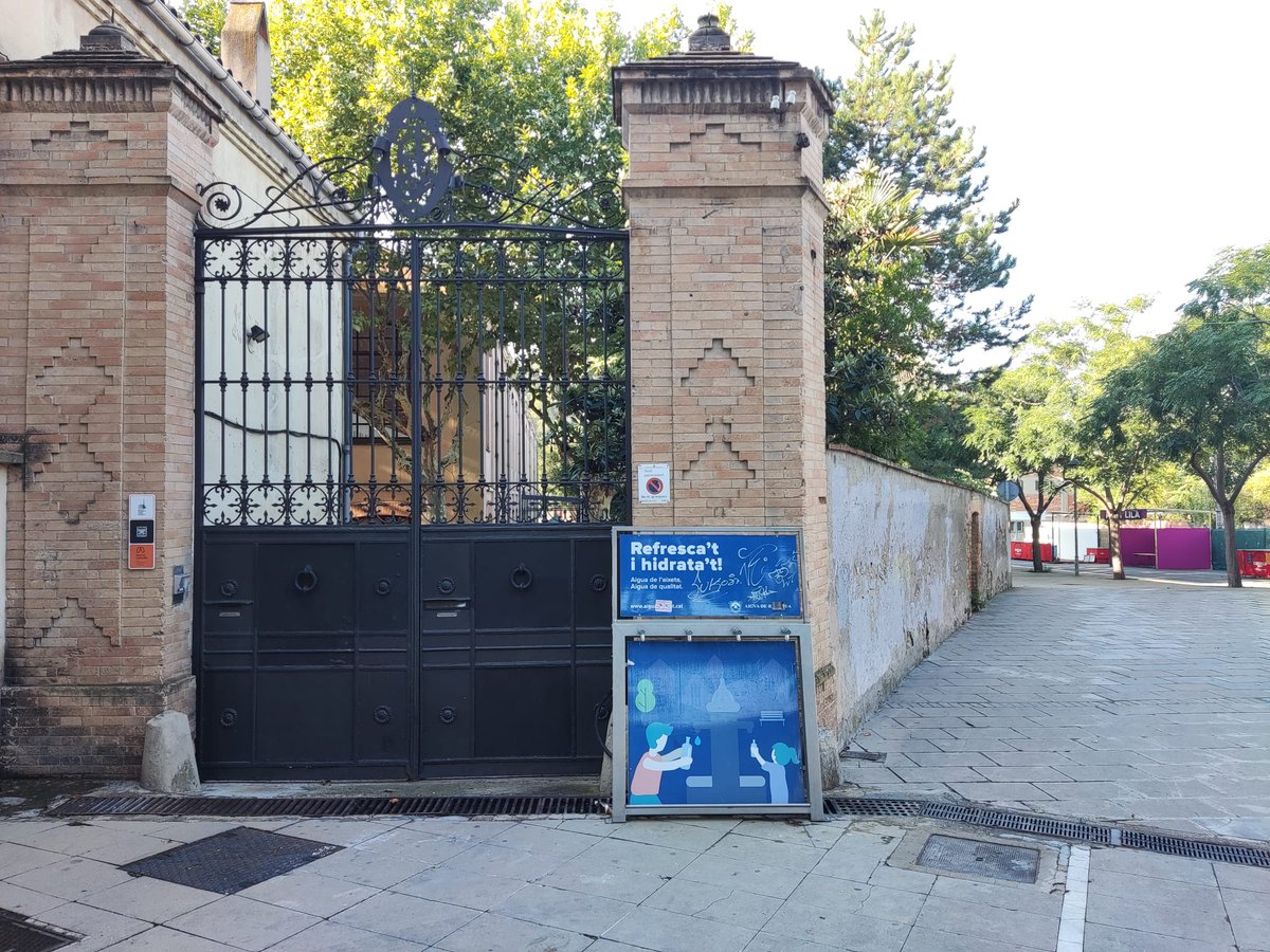 🚰 A #Igualada, hem instal·lat punts d'aigua per gaudir de la #FMIgd22 ben hidratats i refrescats. Es troben al c/ Santa Maria i al costat del Museu de la Pell.

💧 És important hidratar-se sovint. Beu aigua de l'aixeta, aigua de qualitat!

🎉 Bona Festa Major!