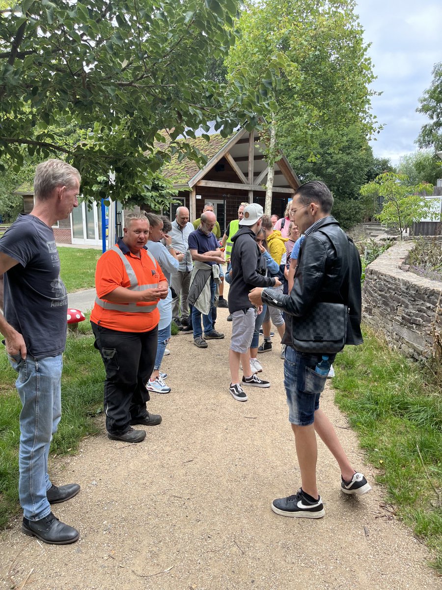 Gerard en Danielle heel erg bedankt voor de geweldige wandeling in het Prinsenbos voor de collega’s van ⁦<a href="/Patijnenburg/">Patijnenburg</a>⁩: lekker buiten in beweging, veel geleerd over kruiden, vleermuizen en oeverzwaluwen en nog veel meer.