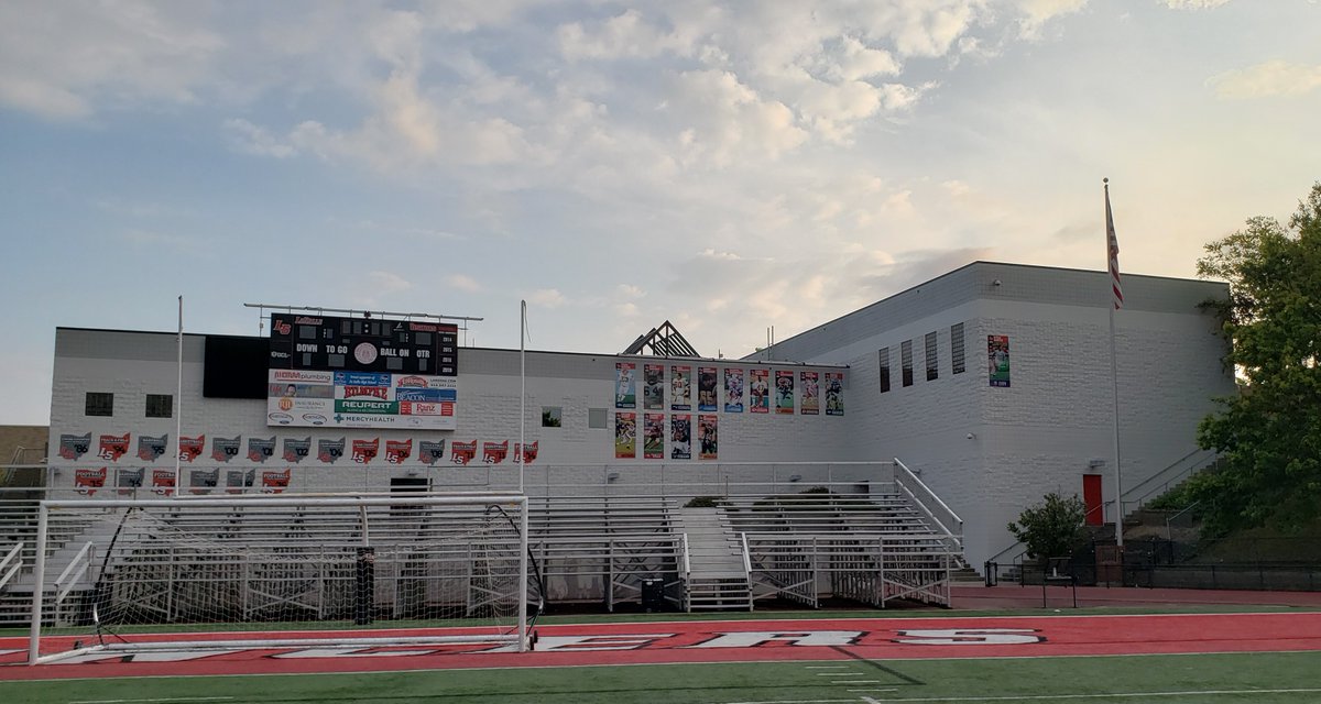 LaSalleAlumni's tweet photo. Our DLS Mem Cntr continues to get upgrades just in time for our first home LSFB game vs. RICC!
It was a privilege to have one of our alumni, Ernie Petri '89, who runs E & A Contractors Llc., put over 180 gallons of paint onto the DLS Mem Cntr.
#BuildingImprovements
#LRD https://t.co/QPwu972P4F