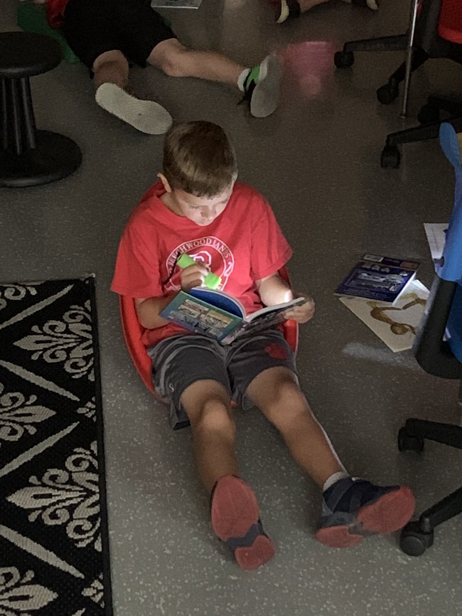 Ashley Ritchie, NBCT (@mrsritchie2nd) on Twitter photo First flashlight Friday of the school year and these <a href="/beechwood_tiger/">BeechwoodTigers</a> second graders are rocking it! #reading #learningisfun First flashlight Friday of the school year and these <a href="/beechwood_tiger/">BeechwoodTigers</a> second graders are rocking it! #reading #learningisfun