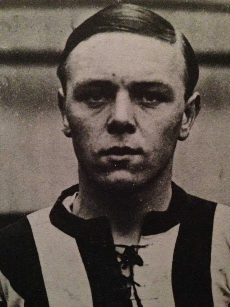 GTFCPlayerPics's tweet photo. Joe Robson

Forward 

1924-1930

161 League Appearances 
123 League Goals

#GTFC #UTM @officialgtfc https://t.co/WpSlhkVCnP