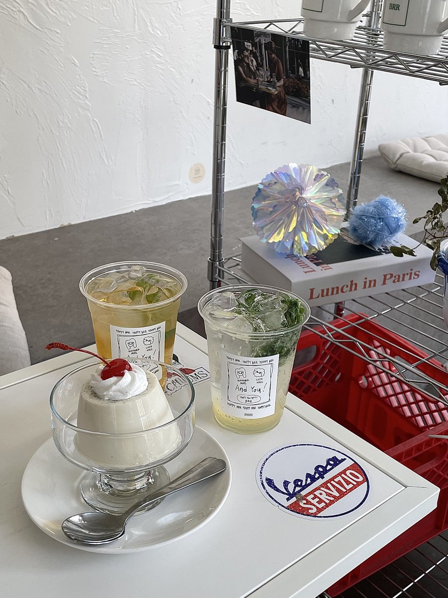 loveaug5's tweet photo. 🍨 행궁동

- 킵댓 (하루 100잔 한정 바닐라 라떼 짱맛)
- 부르르 (푸딩이 진짜로 부르르 흔들림)

#승연아_우즈야_여기야 https://t.co/cTu6L4O11k