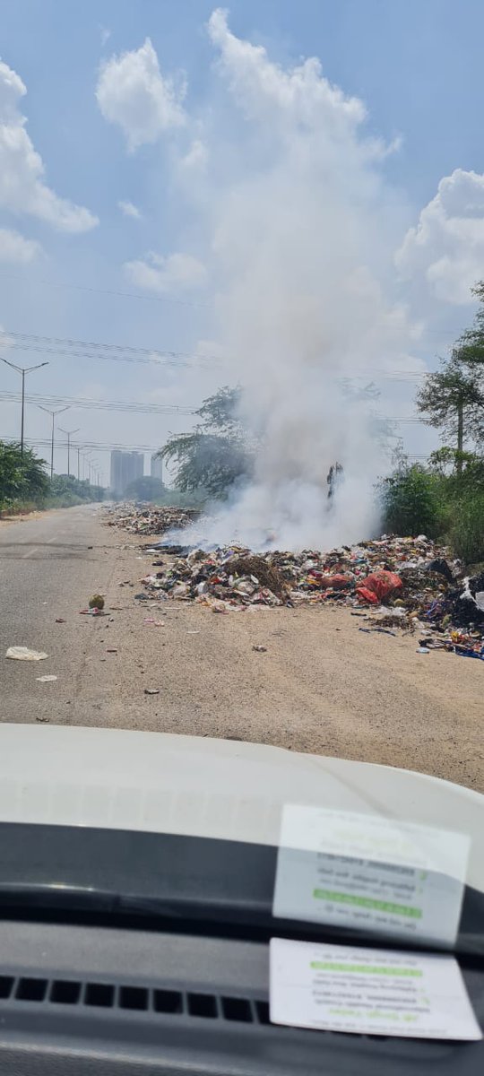 amityadav2021's tweet photo. @cmohry
@PMOIndia
@DC_Gurugram
@OfficialGMDA
@MunCorpGurugram
@OfficialGMDA
@swachbharatpnp
@DEEPAKKAHUJA
गुरुग्राम मे 1दर्जन IASअधिकारी है,13August से लगातारTwitterके माध्यम से अधिकारियो को अवगत करवा रहा हूँ परन्तु किसी ने सज्ञान नही लिया,परिणाम सबके सामने है,बेहद दुर्भाग्यपूर्ण https://t.co/gJe2bDpSzn
