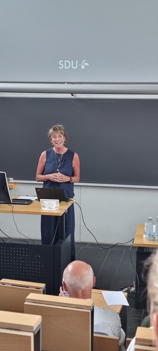 andvaljoh's tweet photo. Just heard Dorthe Nielsens inaugural presentation as a newly minted professor of vulnerability at SDU, congratulations 🥳🎉🎊🍾 https://t.co/vvdXvdAS6J