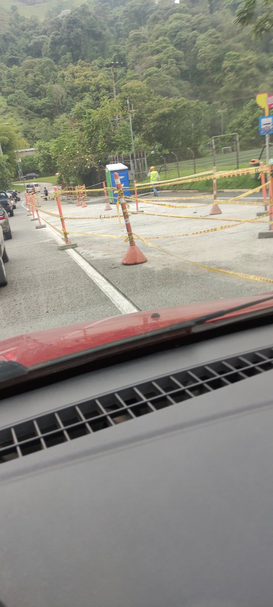 LUISADOLFOGOMEZ's tweet photo. #hastacuando los invitamos a celebrar el primer mes de cierre de vías en la avenida Alberto Mendoza de la ciudad de Manizales. @CiudadManizales @Alcalde_Verde @SecMovilidadMzl @PlaneacionMzl @mastysanchez https://t.co/dym1QYiKX8