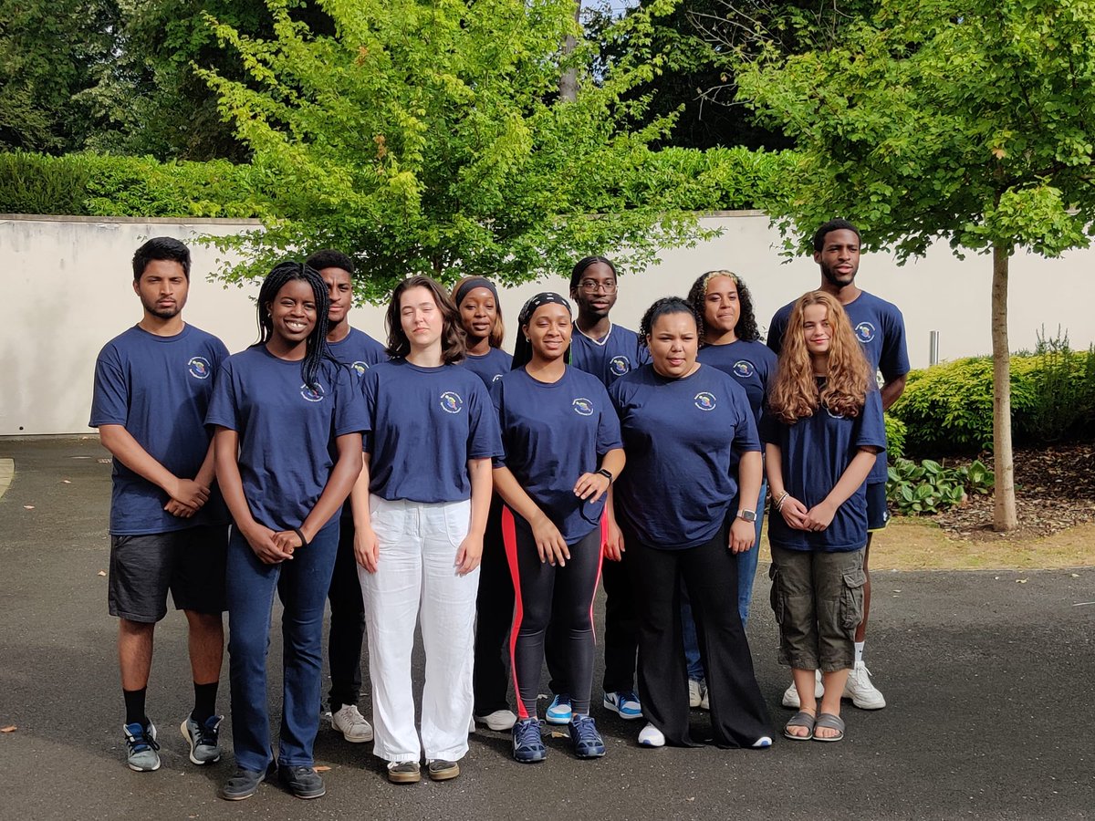 RNCSF17's tweet image. This week we took a bunch of our Yr 12 students to Stowe School for personal development &amp;amp; post-18 journey planning. 
Led by our outstanding alumni, they met industry experts, explored career paths and connected as a community. 
We are so proud of the leaders they have become.