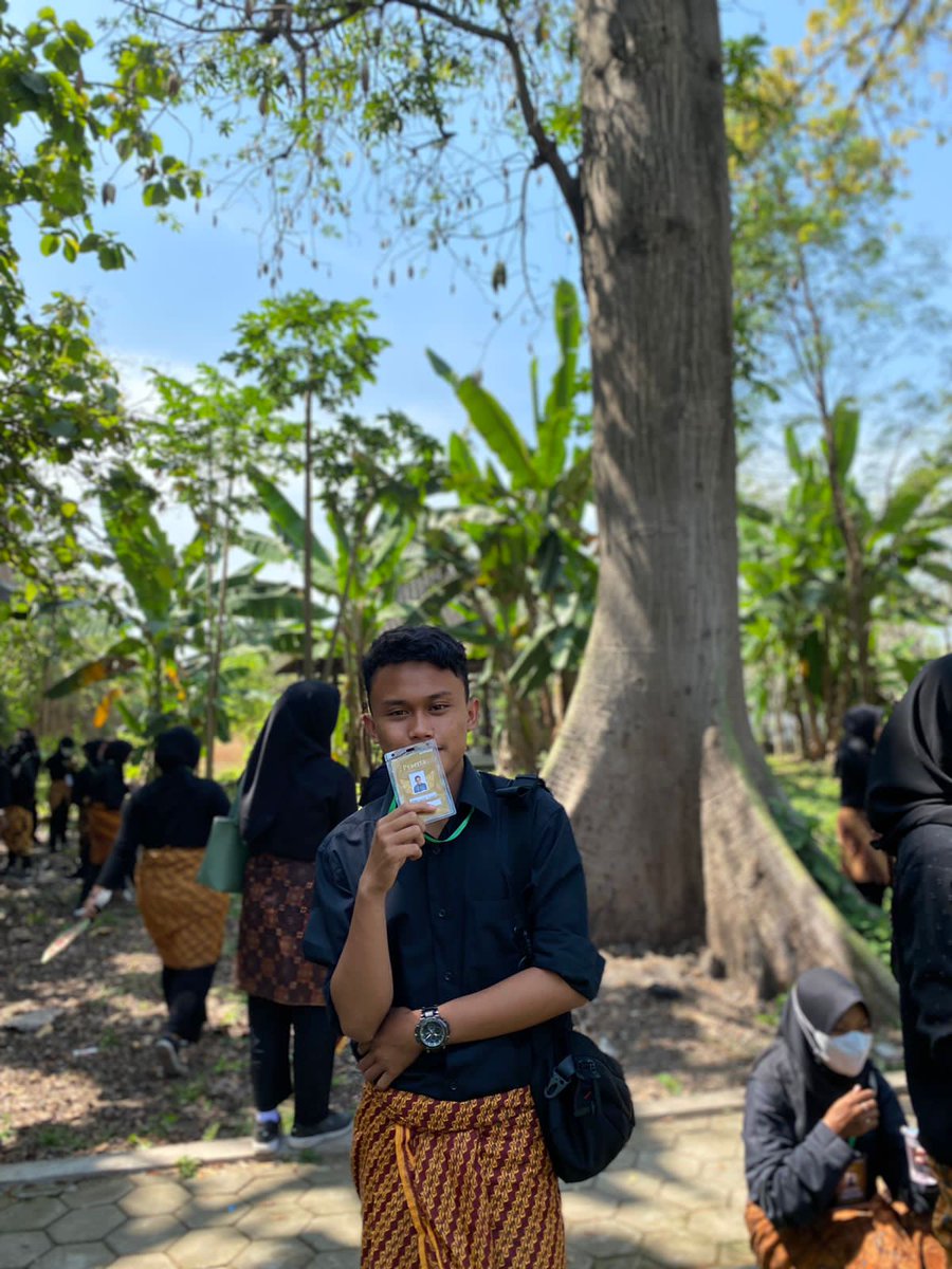 aghniyaud's tweet photo. Aghniyaud Dzikri _akuntansi syariah (PT.Jasa Raharja)
Setiap awal kita yang mengendalikan habits,sampai satu saat ia mungkin takkan dapat dihentikan
-Ust.Felix Y. Siauw
#PRESISI2022
#GREBEGMILENIALUMKM
#FEBIUNGGULMAHASISWAMANTUL
#UINRMS https://t.co/rGImn9mJvy