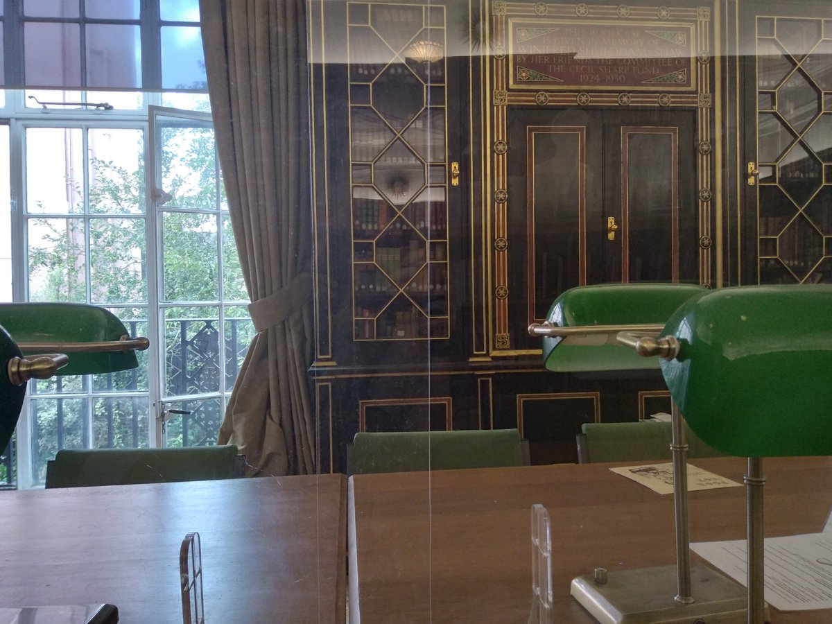 clohesion's tweet photo. All I'm saying is, all rooms should look and feel like this. That's all. I don't ask for much. #cecilsharp #oralhistory #sweetthames #library https://t.co/b4XEFCAJZb