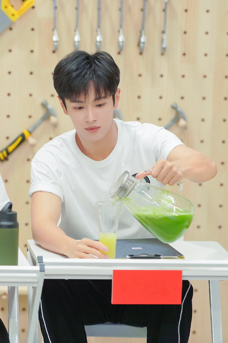 cdrama_update's tweet photo. 220826 #LiWenhan Studio weibo update
More pics - https://t.co/GCRkrZs0UK
#李汶翰 #做家务的男人
#MrHousework #พ่อบ้านหรรษา https://t.co/BQ6osphxQq