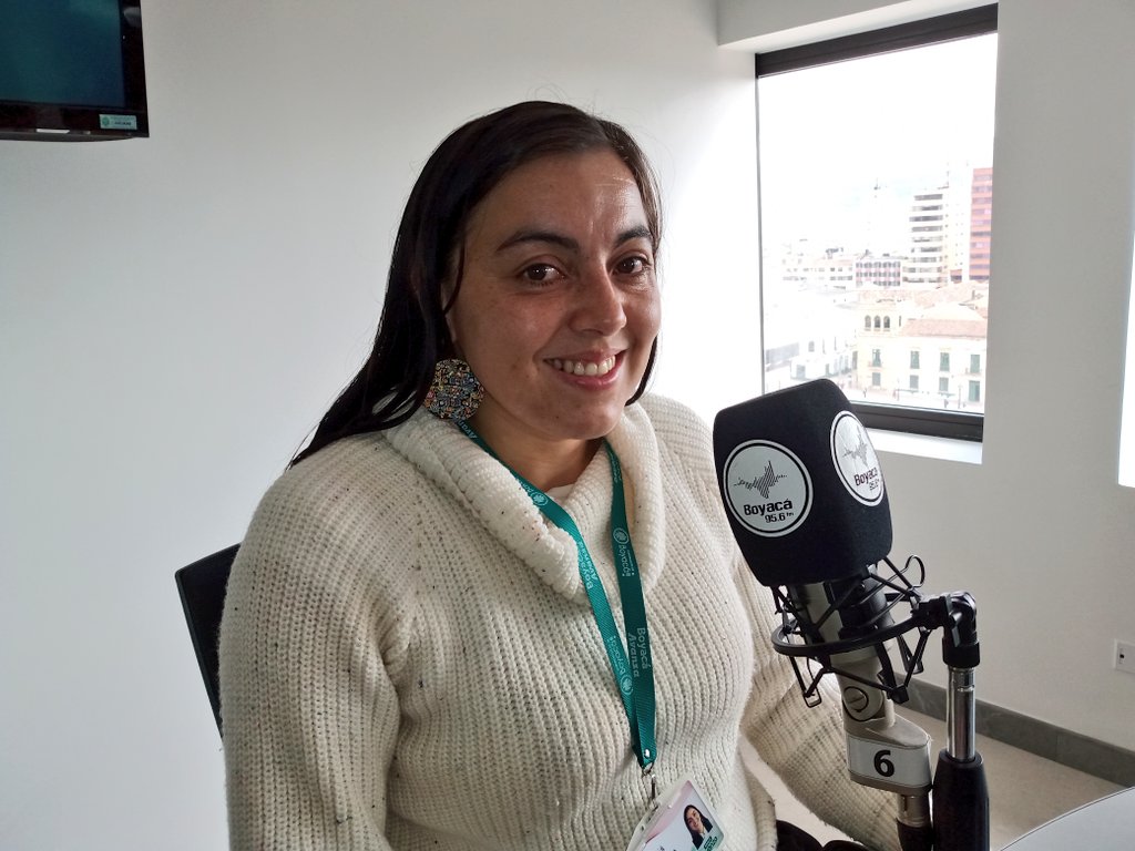 SecAmbienteBoy's tweet photo. Con la secretaria @KarenM_Tunja empezamos el día en la @EMISORA956 para contarles a los boyacenses nuestra gestión y la campaña de 'Boyacá Siembra Agua', con la que vamos a llegar a la meta de 100.000 árboles sembrados en el departamento.

¡Todos por un territorio! https://t.co/KkEkX9Qw07