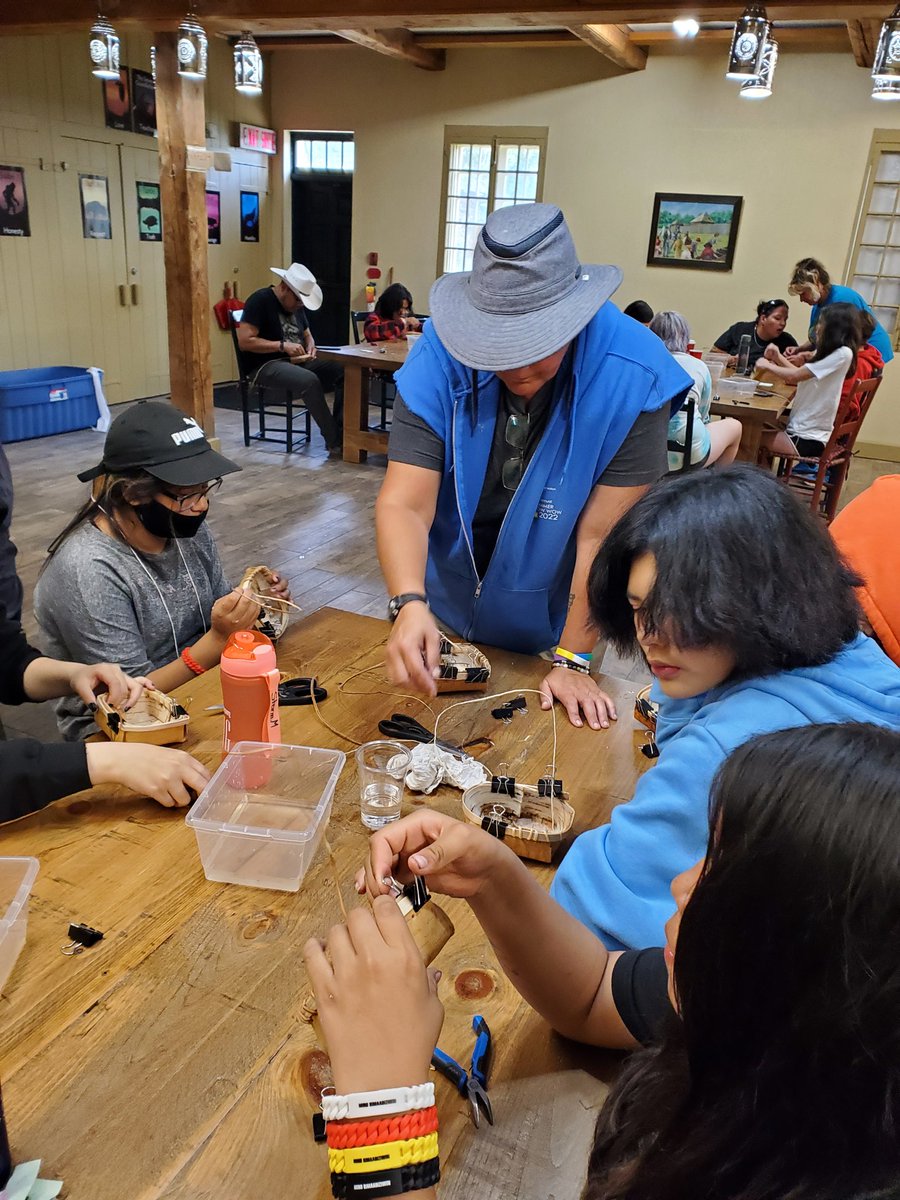 darrenlentz1's tweet image. Basket making with Gail Bannon from FWFN at Meno B @LakeheadSchools cultural camp. Some amazing work by our student leaders. Thanks to @AnikaCheyenne and all the leaders running this program.