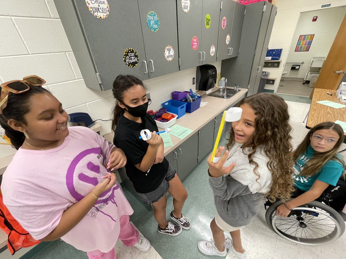 issirk09's tweet photo. How does changing the straw size affect the distance a hoop glider will fly? #vcsscientists https://t.co/k2Q0J83yMT