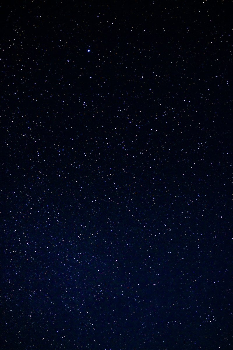 GastonGiribet's tweet photo. ¿Cuánta luz han dado las estrellas? Pregunta pueril y, a su vez, profunda. La respuesta, 4 × 10^{84} fotones, según se estima.
Cf. https://t.co/o2BWWNUYQL https://t.co/Wyg2wmQByV