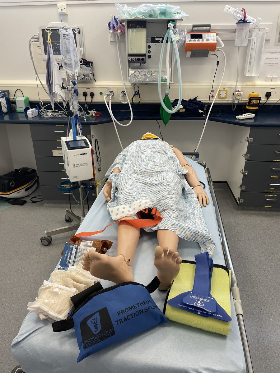 CarolineHughes1's tweet photo. Another @EdinburghEM trip out to @StJohns_ED for some Major Trauma Training ED style. Whistle stop through some catastrophic haemorrhage gear and rapid infuser. Thanks @kim_simpson1989 again for having me #knowyourkit https://t.co/Zna19DjT5B
