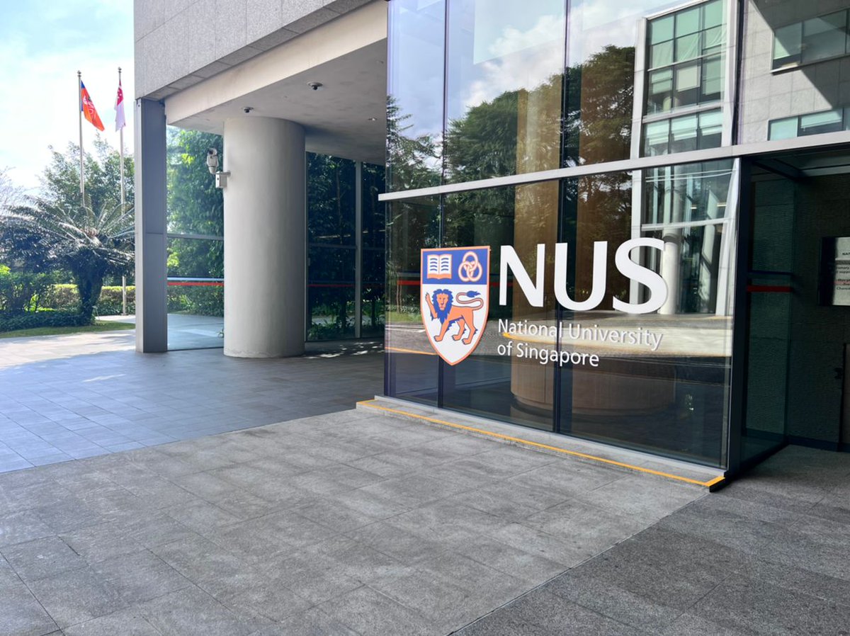 RomeroFelixE's tweet image. #26Ago|Que Honor visitar la National University of Singapore, prestigiosa institución que es referencia por su calidad y tradición a nivel mundial.
Fuimos recibidos por el Vice- rector Chew Fook Tim, con quién estamos agradecidos por abrirnos las puertas de esta casa de estudios.