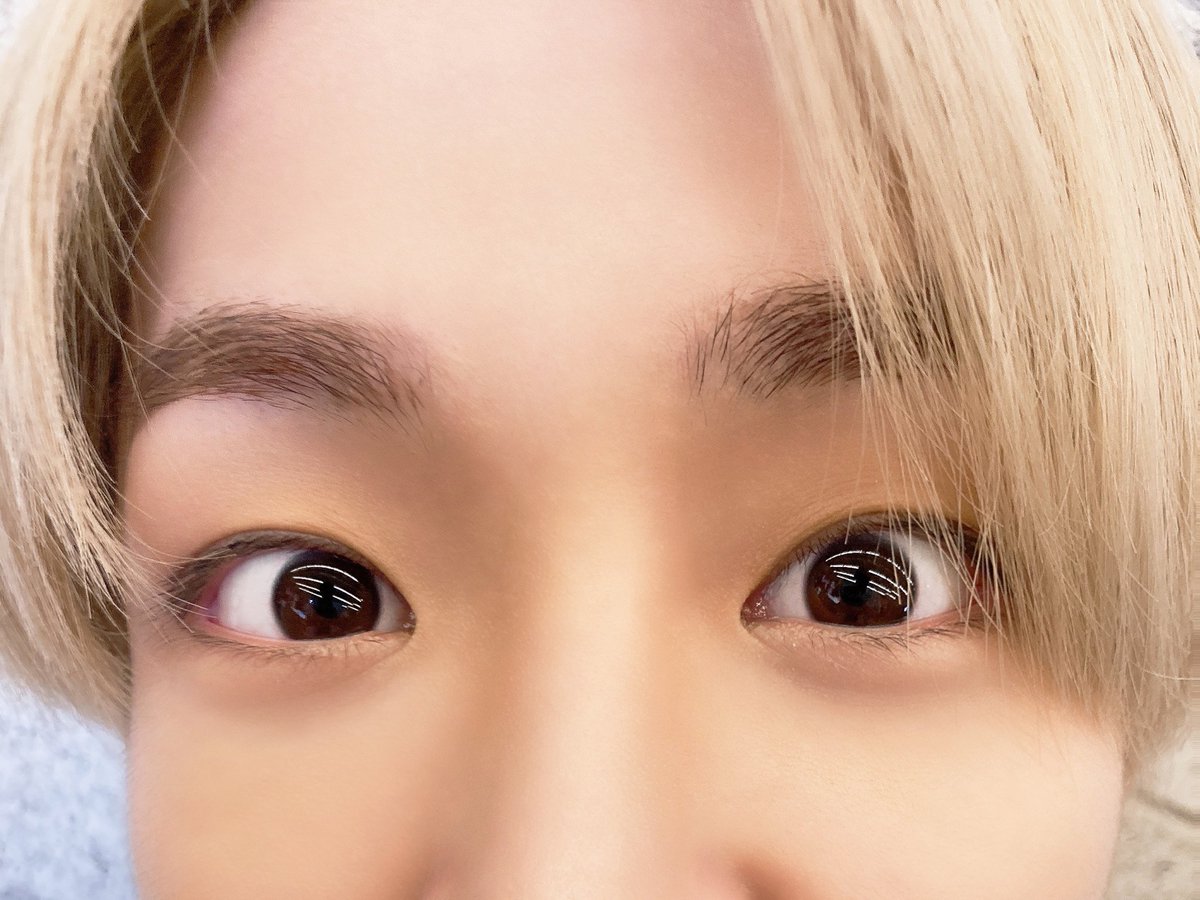 Leehakn's tweet photo. Guess who? 👀 https://t.co/x0Vhiqepc5