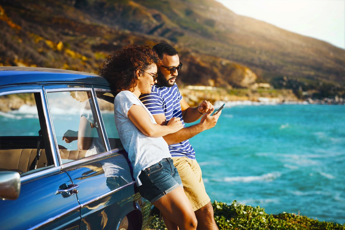 Chase's tweet photo. Summer’s not over yet! ☀️ #ChaseFreedomFlex cardmembers can activate to earn 5% cash back at gas stations, car rental agencies, movie theaters, and select live entertainment from now until September 30. Click for more details: https://t.co/4EnOqn1h2A. Spend limits apply. https://t.co/8VkdSGE4vp