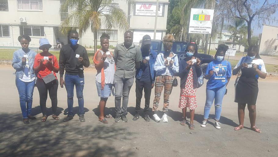 bulawayoblue's tweet photo. Students from the National University of Science & Technology (Ward 3) & youths from #Pumula & #Nketa display their voter registration slips outside the ZEC offices in Bulawayo today.
#KangeneUmfana
#KanjileMulombe
#RegisterToVoteZW https://t.co/btoxJSRUsh