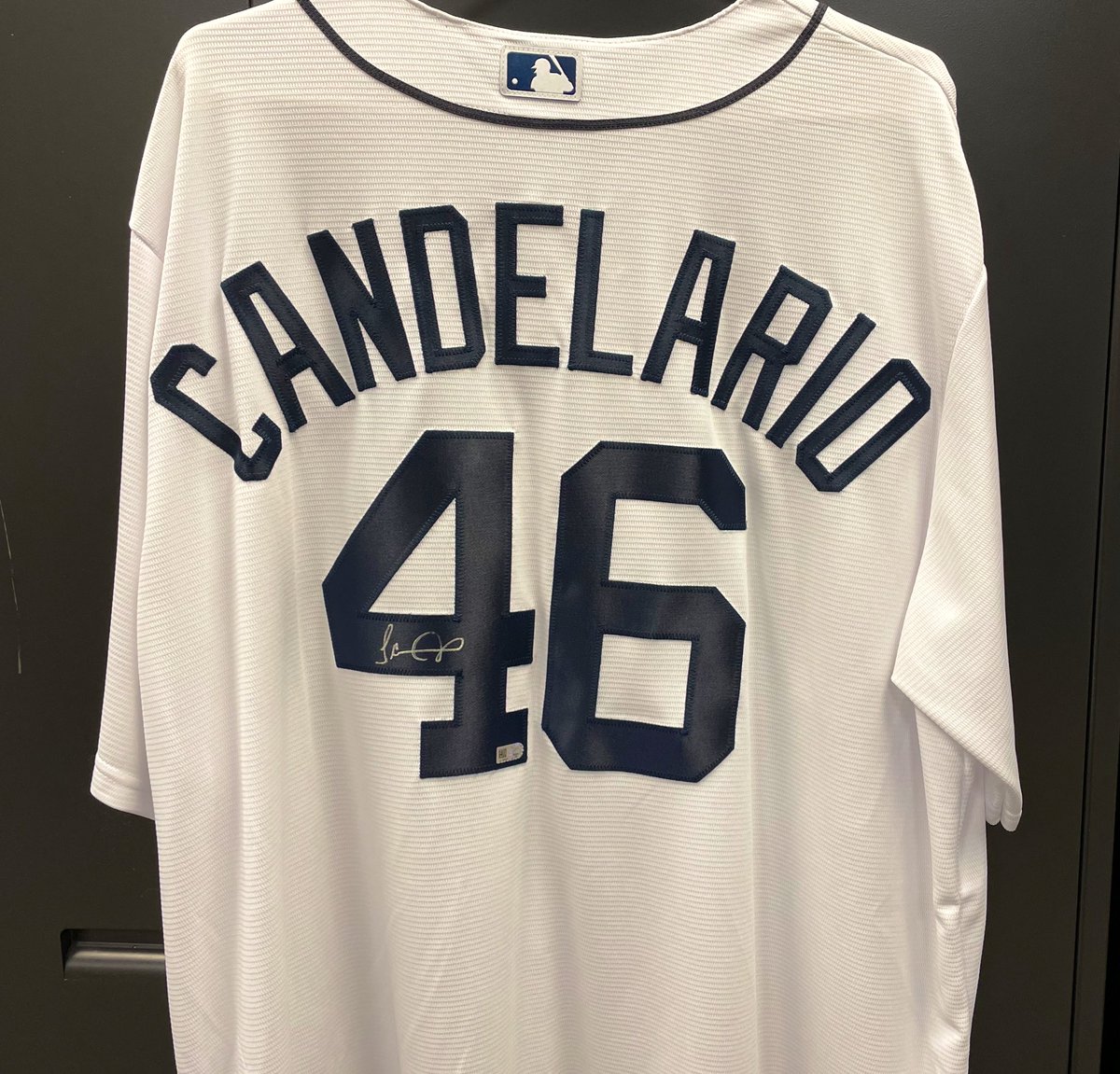 DETAuthentics's tweet photo. #Giveaway - RT &amp; FOLLOW @DETAuthentics for a chance to win:

Jeimer Candelario Autographed Jersey 

One winner will be picked at random and notified by DM on 8/28/22.

Check out our new auction ⤵️
https://t.co/I9fhdHqfG0 https://t.co/z9GTv88m9s