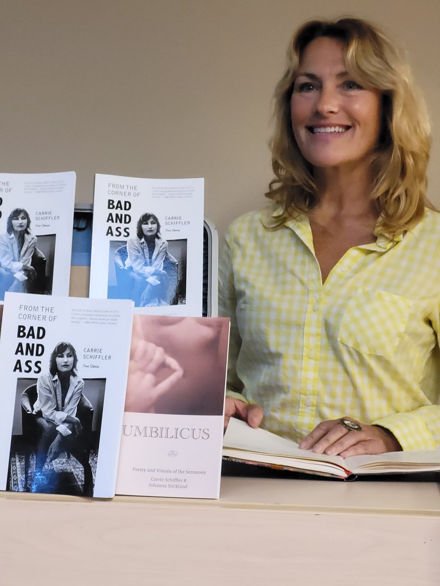 LakeofBaysARTS's tweet image. Congrats to #Artsloop member #Baysville Friends of the Library on their successful #booklaunch 4 #author #actress Carrie Schiffler last night. A stellar turn out 2 hear the witty, animated and touching stories behind and in her new book #fromthecornerofbadandass #lobarts #muskoka