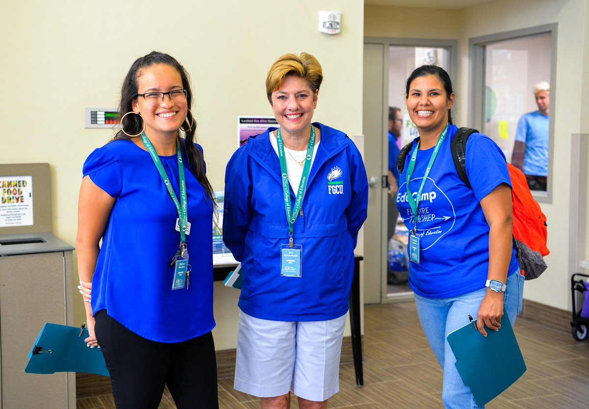 fgcu_coe's tweet photo. Our College of Education faculty and staff wear #EagleBlue on Fridays. 💙 💙 💙 #FGCUCoE https://t.co/gwdY3hwhkt