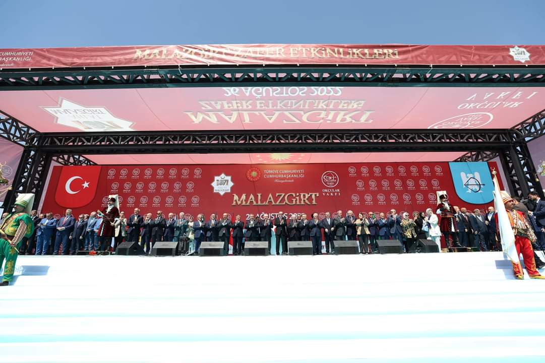 Bshrtlii7's tweet photo. Malazgirt zaferi'nin 951.yıl dönümü kutlu olsun 
@Akgenclik80 
@RTErdogan 
@dbdevletbahceli https://t.co/T1qzmDYL4p