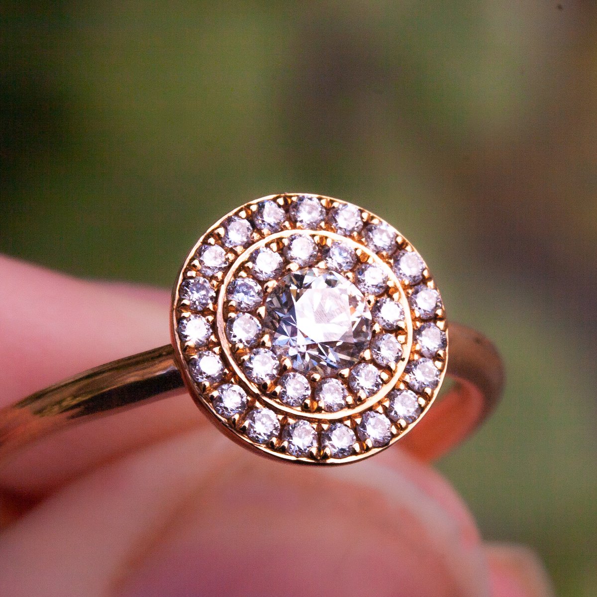 JordanJewellers's tweet photo. ✨Take a look at this stunningly sparkly two row cluster ring!✨

This ring is set in 18ct gold and has a total diamond carat weight of 0.46. 

https://t.co/UdqOYnkcL9 https://t.co/RFwO0W3WdQ