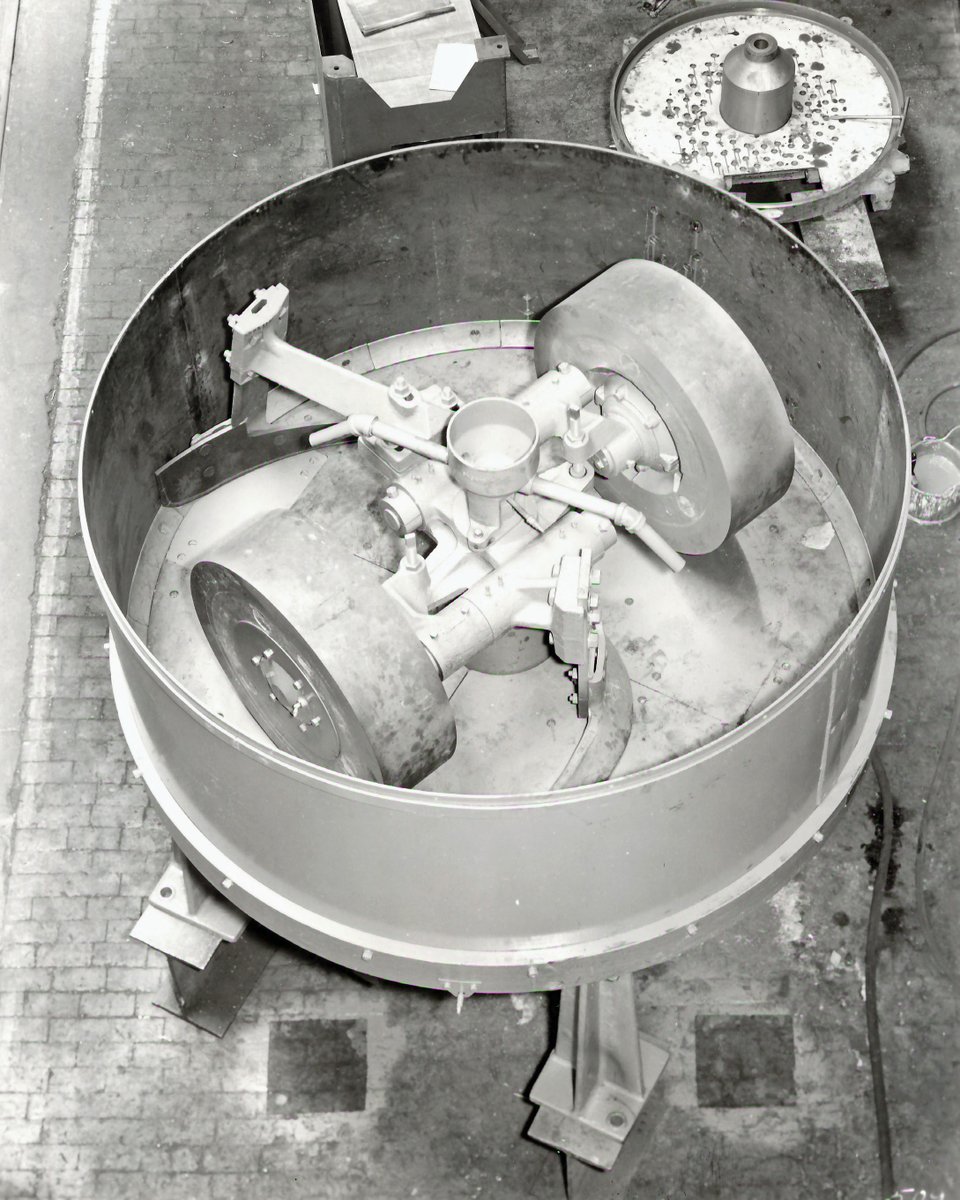 Simpson_Group's tweet photo. 1939- Model 2 Unit Drive Mixer exhibited at a Ceramics Convention in Chicago, IL. The modern Simpson Mix-Muller® is the product of many years of close cooperation with ceramic manufacturers worldwide. Learn more: https://t.co/ZiW0JADd5o
#ceramics #simpson110 #flashbackfriday https://t.co/bqSmoWBhk2
