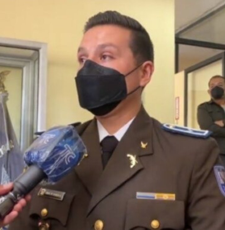 chelomendez2's tweet photo. Al policía le dan 13 años por apelacion de Fiscalía,  a los delincuentes los liberan al día siguiente , a los terroristas y políticos les ponen grillete, que justicia de mierda. #Riobamba #SantiagoOlmedo https://t.co/uYkMkMIMli