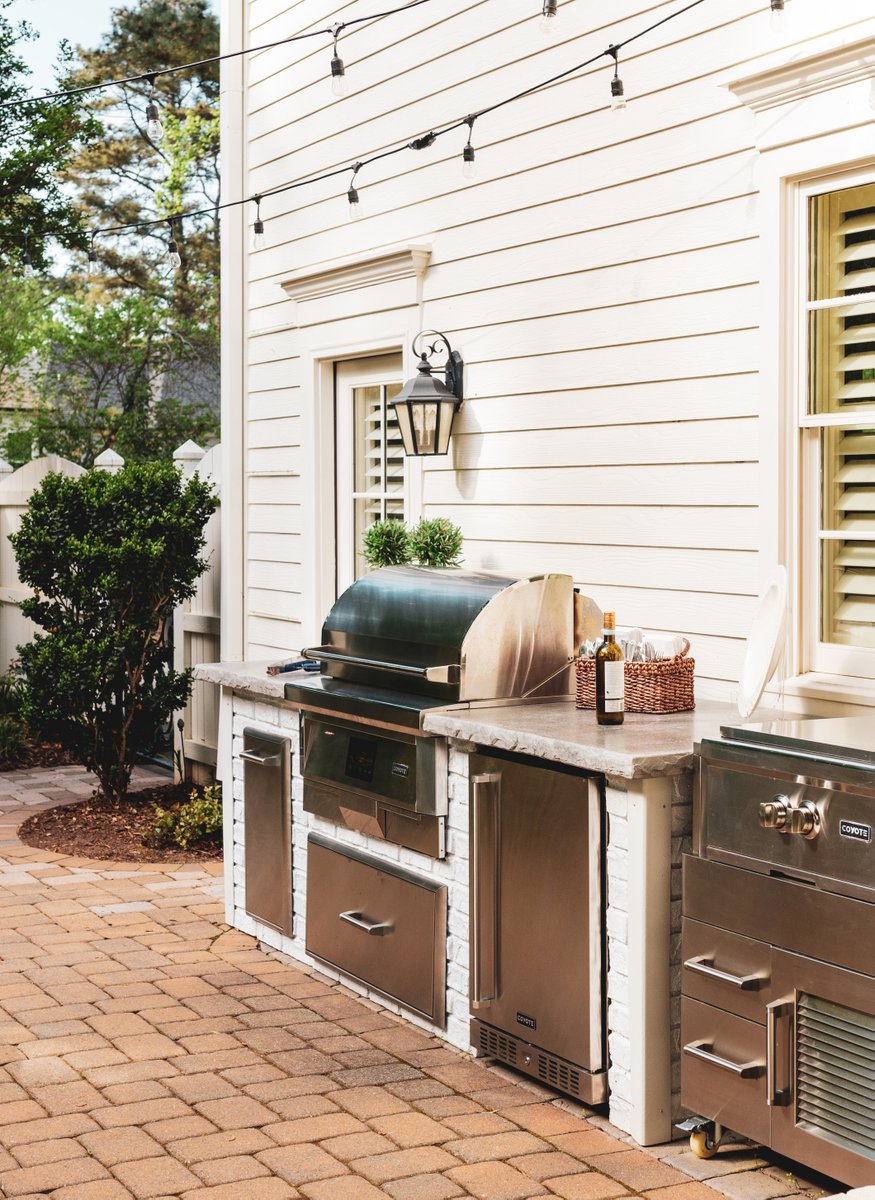 Pellet Grills are all the rave this summer and the hype is well-deserved. 💯

Our Pellet Grill is extremely versatile and can easily smoke, sear, grill, and even BAKE!

#TheFireInside