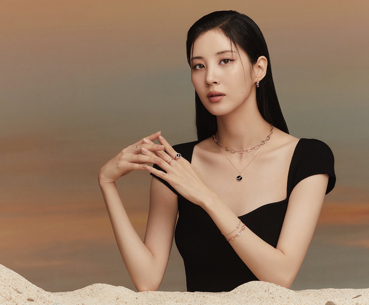 _snsd_updates's tweet photo. [Update] SEOHYUN - ‘티르리르 / TirrLirr’ 22 Fall 'MODERN TULY' Collection

#seohyun #서현 #seojuhyun #서주현 #tirrlirr #티르리르 #moderntuly #collection #22fall #fall #modern #tuly #muse #jewelry
220826 https://t.co/MlbMVEXVpM