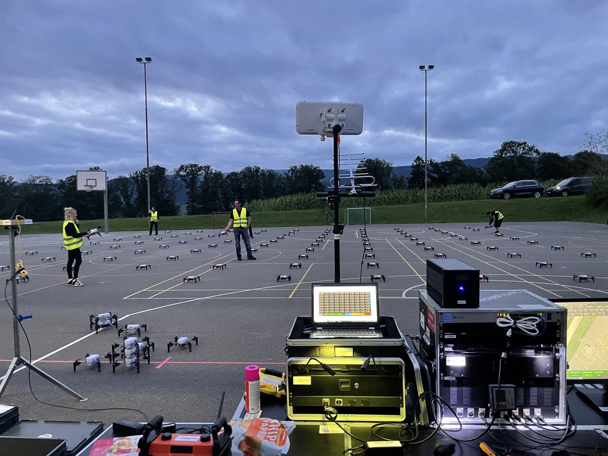 Ein kleiner Einblick hinter die Kulisse. Vorbereitungen für ein 100er Drohnenshow Training🥰 #droneshow #drohnenshow #swissdroneshow #schweiz #100drones #led #training