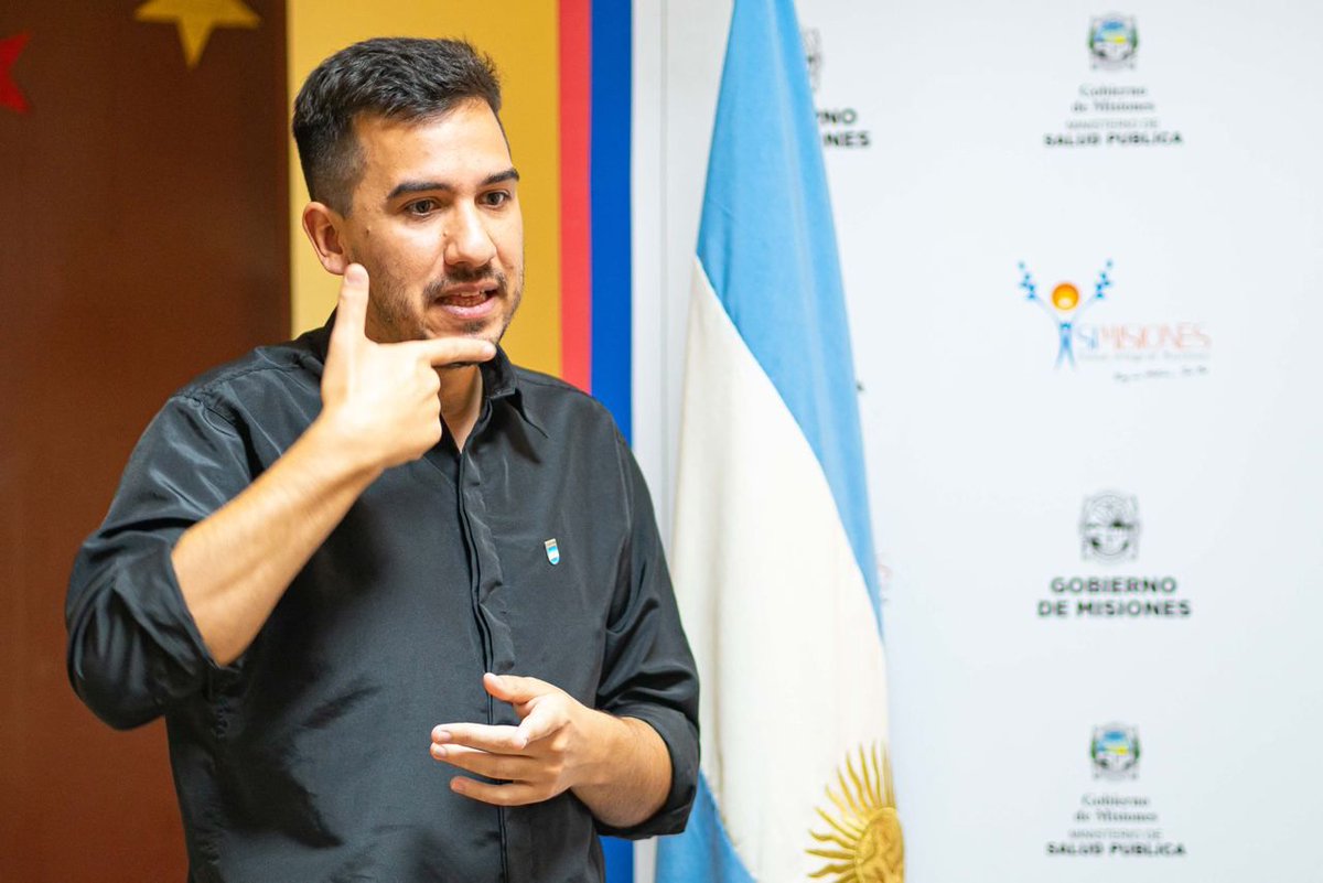 OscarAlarcon_'s tweet photo. Mesa de trabajo y firma de convenio de cooperación con la @F_NandeRekoHa y el #ParqueDeLaSalud para el desarrollo de proyectos que permitan inserción púbica, laboral y social de la comunidad sorda. Gracias @DalilaBuhl #MiguelDictar #LauraRodriguez @JCesino @SaludMisiones https://t.co/gBTKG351Jd