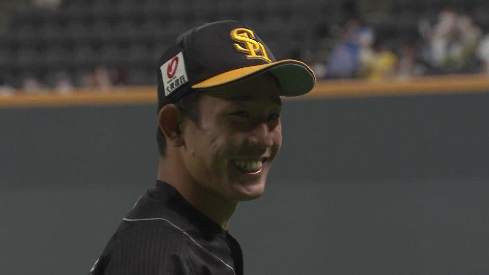 PacificleagueTV's tweet photo. ／
8/26 ヒーローインタビュー⚾️
＼

福岡ソフトバンク #増田珠 選手ヒーローインタビュー

#sbhawks @HAWKS_official @masuvish521

👇動画はこちら
https://t.co/cnjksAupEP https://t.co/ucioZOTdoj