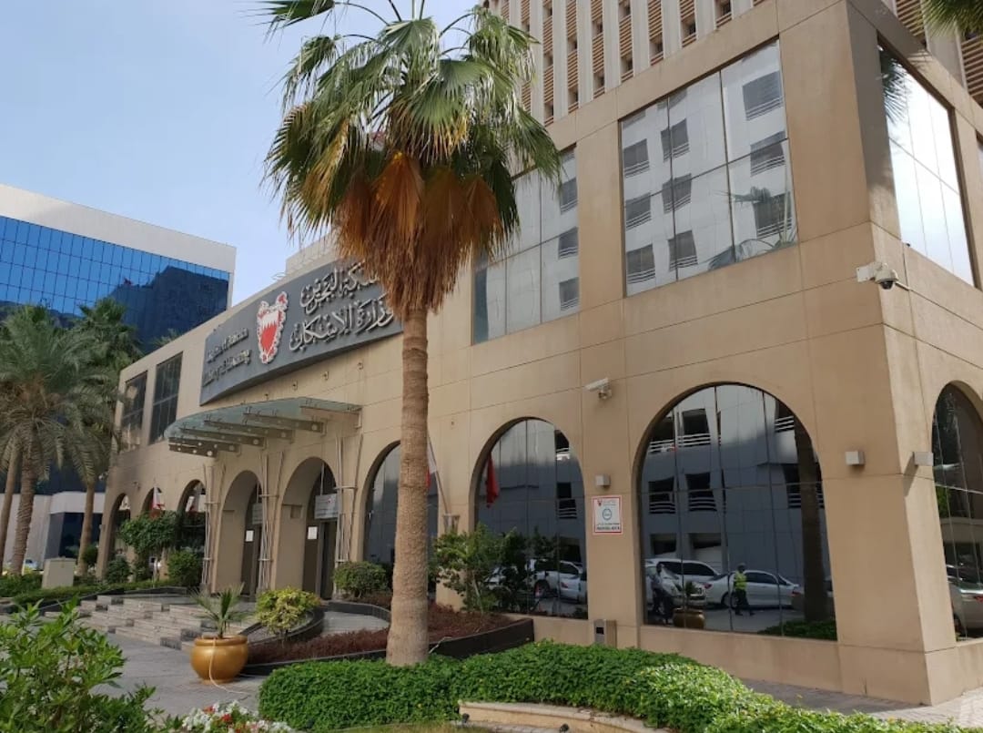 نشكر #وزارة_الإسكان_والتخطيط_العمراني ع استمرارية الترويج والإعلان عن برامج الحلول التمويلية الإسكانية الجديدة في الإذاعة المحلية. نتمنى أن نرى فقرات تمثيلية باللهجة العامية لتبسيط شرح تلك الحلول للمواطن.
#الانتخابات #البرلمان #المجلس_النيابي #البحرين #مملكة_البحرين