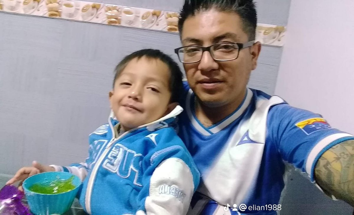 CarlosEn917Mix's tweet photo. De lo que más nos apasiona es el futbol. En esta semana usamos el #EsdeChavorock para que me digas con una foto quien es tu equipo de futbol favorito sin escribir su nombre! Como #CesarP #Rodmancio y #Candy ya esta en el cuadro de honor de los #ChavoRocks
#Mixfm #Puebla https://t.co/DUC1zHM1a1