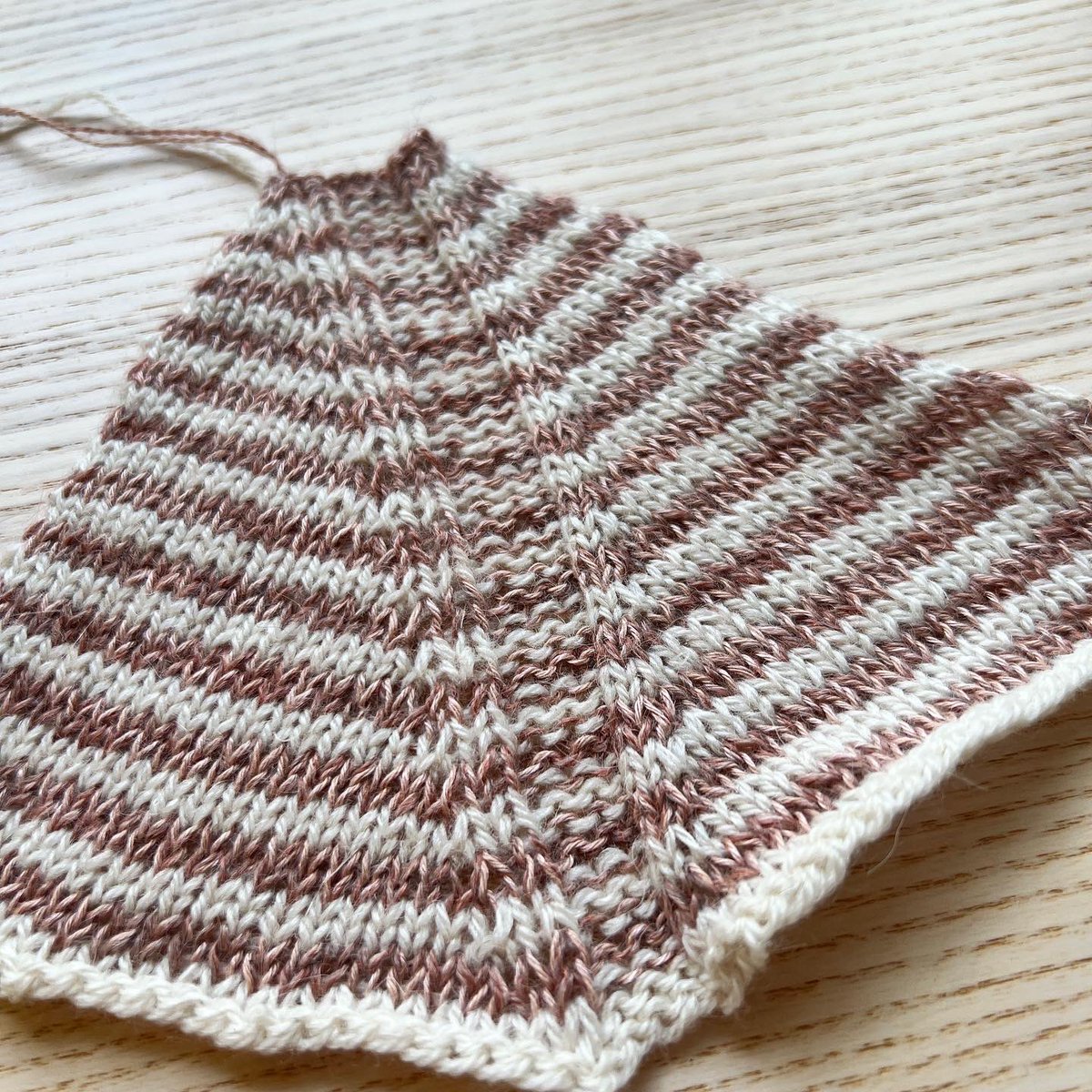 labienaimeeyarn's tweet photo. my M1R and M1L are inconsistent. Illustrated below… any advice? #knitting #knittingtwitter #fieldsweater by Helga Isager https://t.co/zpwaVB9aVx