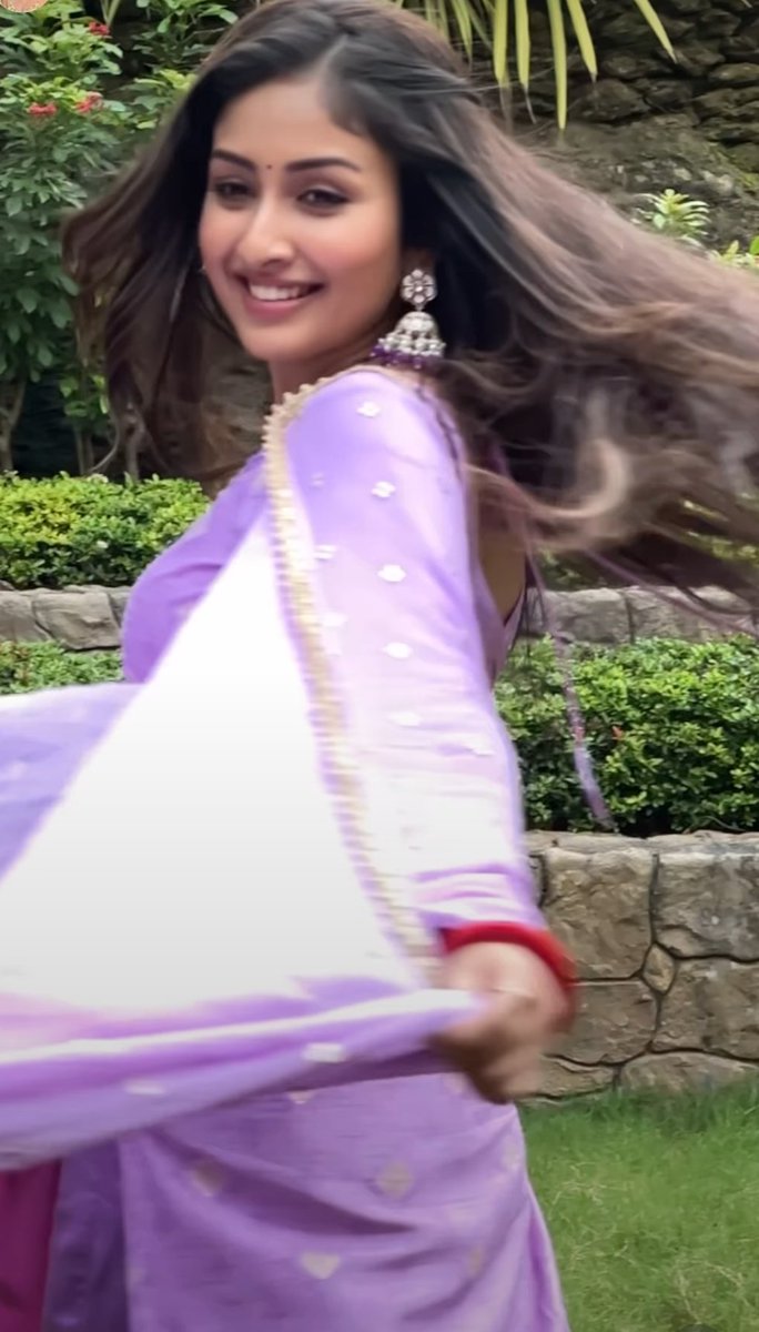 QueenAnchal17's tweet photo. 💜💜💜💜
#AnchalSahu https://t.co/LdoYGG9clx