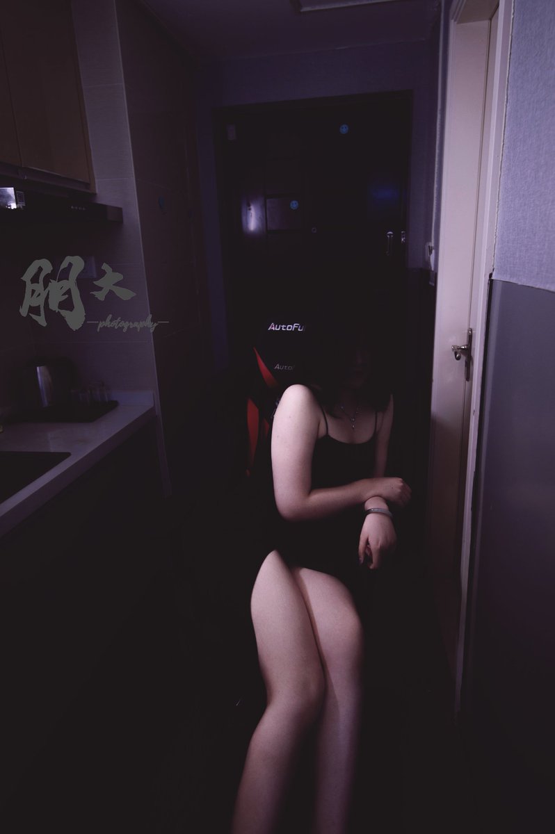 Pengda__'s tweet photo. 回武汉约的第一组，妹子很配合！
模特:（妹子表示不想跳出来）
摄影师朋大   @Pengda__ 
日常寻深圳能长期合作，一起创作拍照的女孩子或者夫妻情侣！广东区域都可以约！拍照内容可以是人像、私房、人体，露出以及不限于以上类型！@武汉约拍
@武汉私房 @武汉拍照 @湖北约拍 https://t.co/vuWtRGIqUD