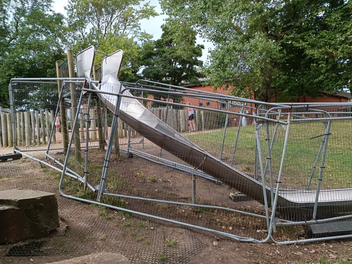 jonolo's tweet photo. @BpoolCouncil too bad this have not been fixed in over 6 months in the play area at Stanley Park. Very busy with loads of playing children here today! https://t.co/xhN4oobvLX