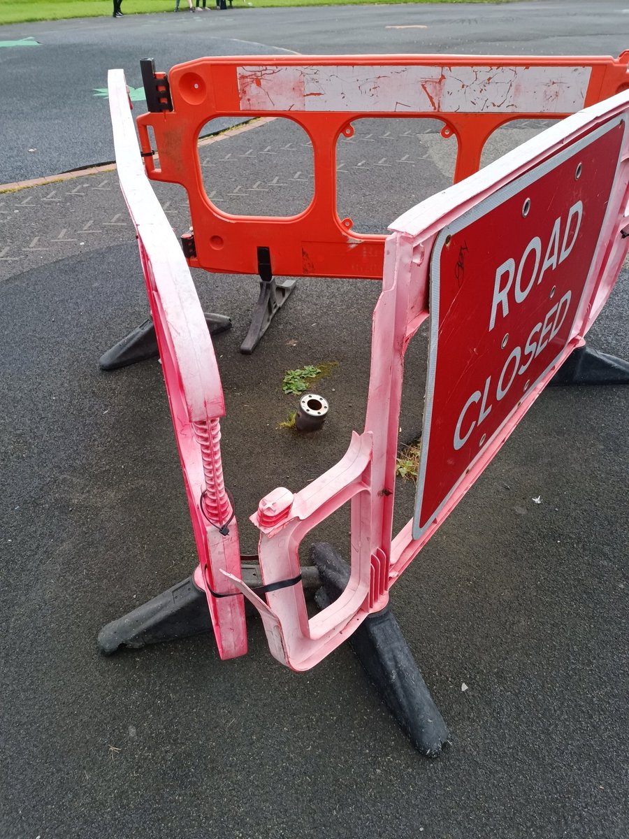 jonolo's tweet photo. @BpoolCouncil too bad this have not been fixed in over 6 months in the play area at Stanley Park. Very busy with loads of playing children here today! https://t.co/xhN4oobvLX