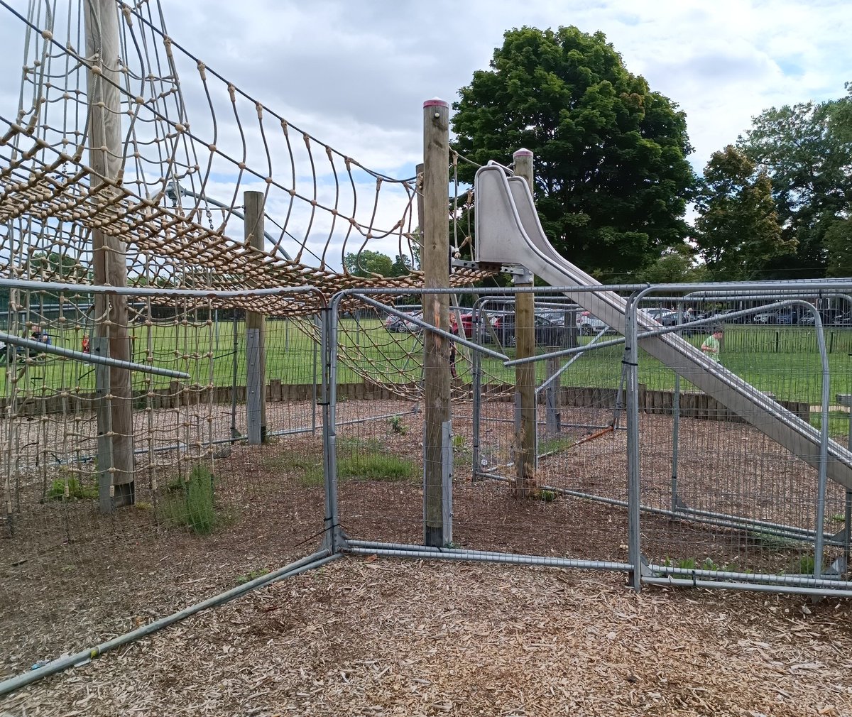 jonolo's tweet photo. @BpoolCouncil too bad this have not been fixed in over 6 months in the play area at Stanley Park. Very busy with loads of playing children here today! https://t.co/xhN4oobvLX