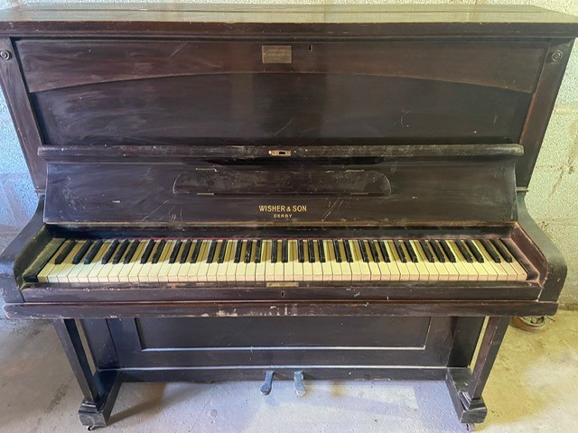 PattenmakerArms's tweet photo. Know a school, charity or place of worship in need of a piano? As part of the renovation of The @PattenmakerArms we’ve got a spare piano we’d like to donate it to a worthy cause. If you would like the piano, let us know by contacting 01332 402240. https://t.co/lh4W4zzcGj