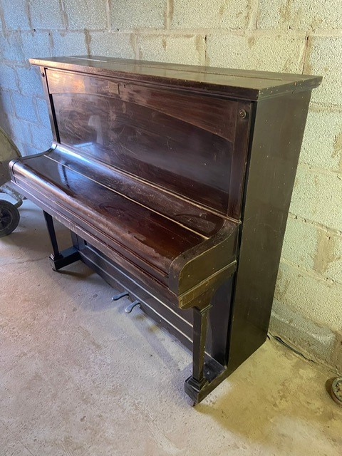 PattenmakerArms's tweet photo. Know a school, charity or place of worship in need of a piano? As part of the renovation of The @PattenmakerArms we’ve got a spare piano we’d like to donate it to a worthy cause. If you would like the piano, let us know by contacting 01332 402240. https://t.co/lh4W4zzcGj