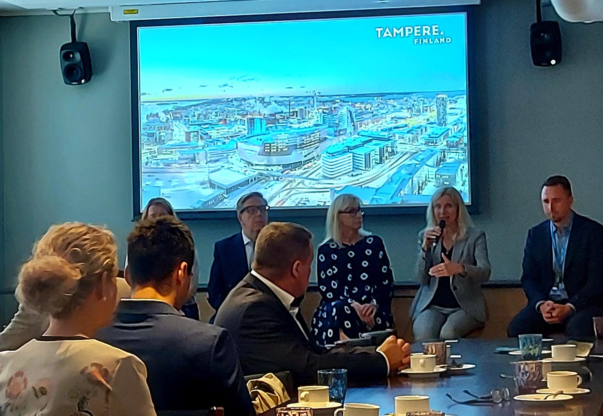 NeuvonenSatu's tweet photo. Kiitos @BusinessTampere ja @Tamperekaupunki sekä Suomen Etiopian @OutiHolopainen, Kenian @PirkkaTapiola  ja Tansanian @RiittaSwan1  suurlähettiläät tilaisuudesta keskustella ja kuulla Itä-Afrikan markkinoista tänään. Erityisesti #ammatillinenkoulutus kiinnostaa @TAKKTampere tta! https://t.co/Frt9nsCTB5